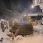 Mountain White House гостинний двір 4* Mykulychyn