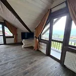 Mountain White House гостинний двір Πανσιόν 4*