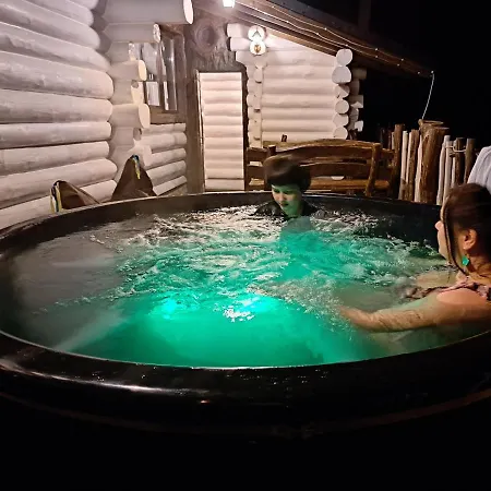 Mountain White House гостинний двір