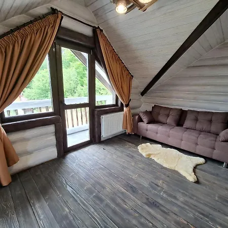 Mountain White House гостинний двір 4* Mykulytschyn