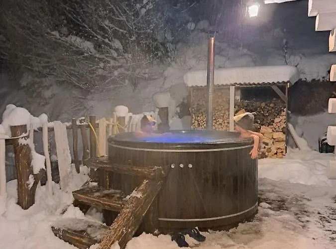 Mountain White House гостинний двір 4* Mikulicsin
