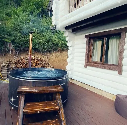 Vendégház Mountain White House гостинний двір 4*