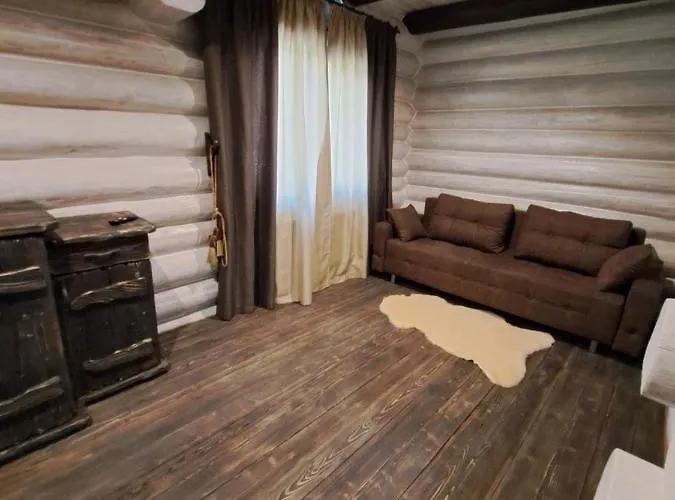 Mountain White House гостинний двір 4*
