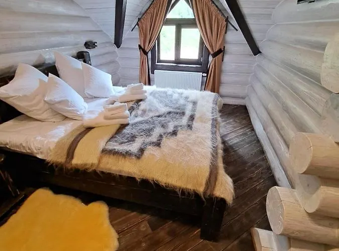 Mountain White House гостинний двір Vendégház