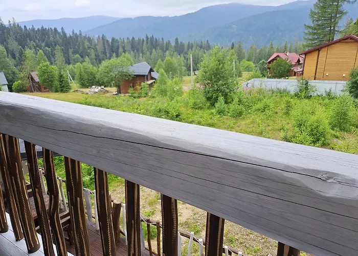 Mountain White House гостинний двір 4*