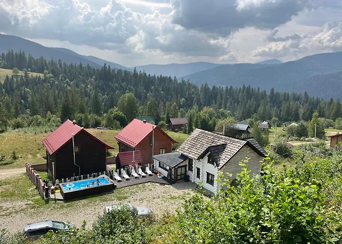 Vendégház Mountain White House гостинний двір 4*