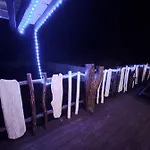 Mountain White House гостинний двір