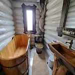 Guest house Mountain White House гостинний двір