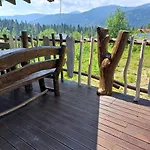Mountain White House гостинний двір 4* Mykulychyn