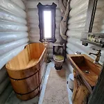 Mountain White House гостинний двір Guest house Mykulychyn