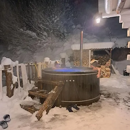 Mountain White House гостинний двір 4* Микуличин