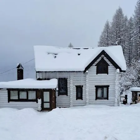 Mountain White House гостинний двір Гостевой дом