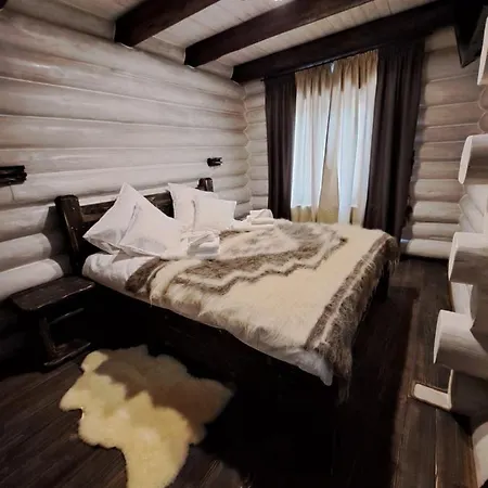 Mountain White House гостинний двір 4*