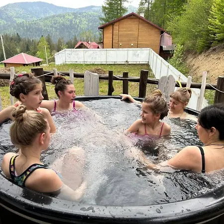 Mountain White House гостинний двір Гостевой дом 4*