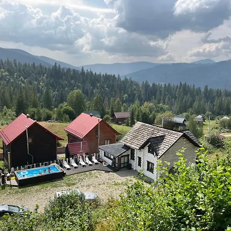 Guest house Mountain White House гостинний двір 4*